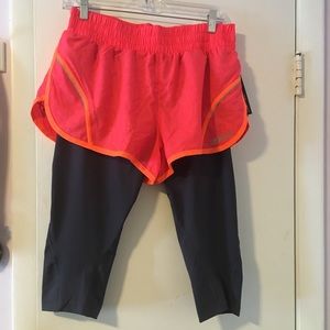 NEW 2XU SHORTS WITH BUILT IN COMPRESSION LEGGINGS